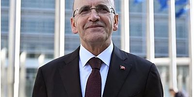 Mehmet Şimşek'ten faiz mesajı: Enflasyon oranında düşecek