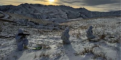 Mehmetçik zorlu kış şartlarına rağmen görevini icra ediyor