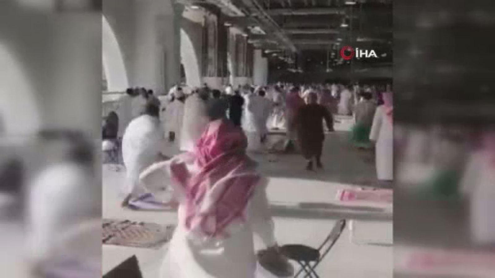 Mekke’de DEAŞ yanlısı sloganlar atan bıçaklı şahıs gözaltına alındı