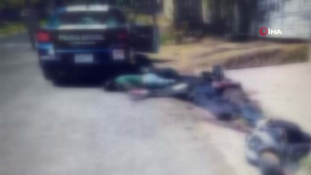 Meksika’da polis konvoyuna saldırı: 13 ölü