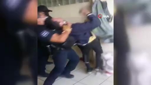 Meksika’da polis şiddeti: Gözaltına almak istediği adamın boğazını sıktı