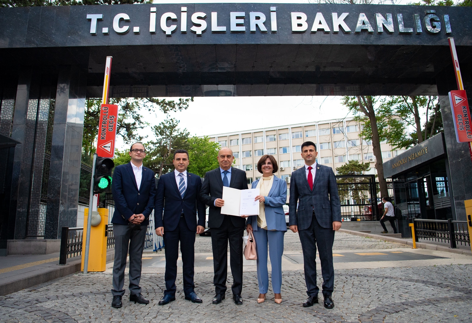 Memleket Partisi Kurucular Heyeti Başkanı Hakkı Akalın kuruluş başvurusunu yaptı