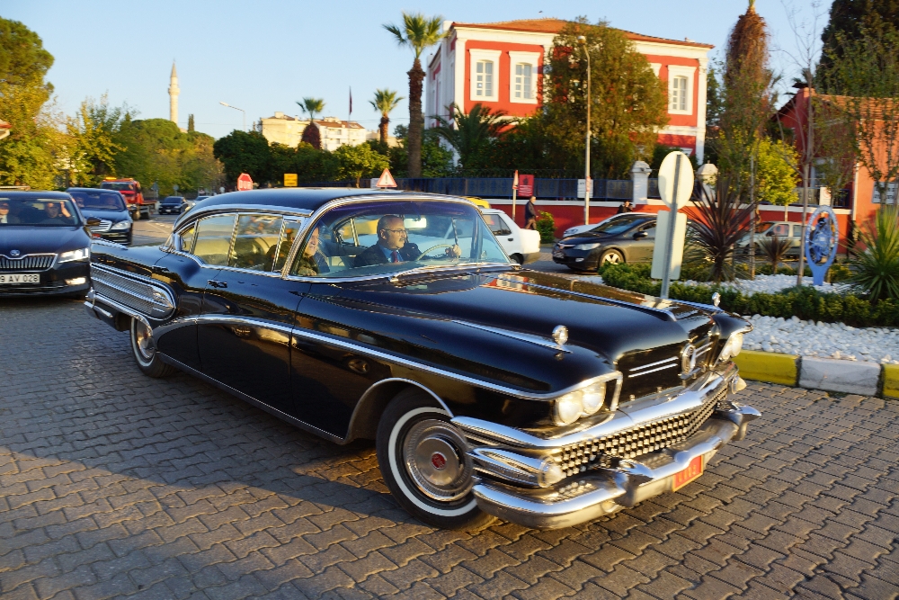 Menderesin Makam Aracı 59 Yıl Sonra Aydın Sokaklarında