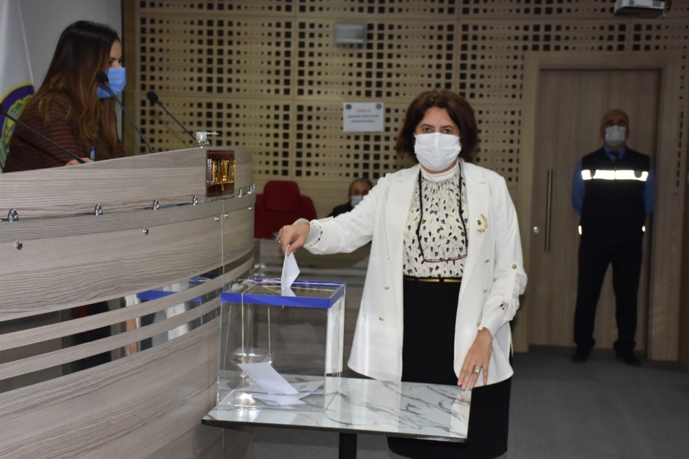 Menemen başkan vekili seçiminde 4. tura geçildi