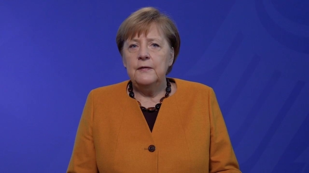 Merkel, Prof. Şahin ve Dr. Türeci’yi tebrik etti