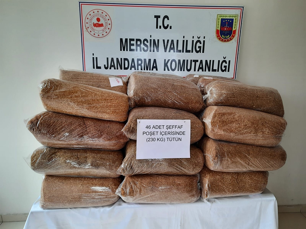 Mersin’de bir araçta 230 kilo kaçak tütün ele geçirildi