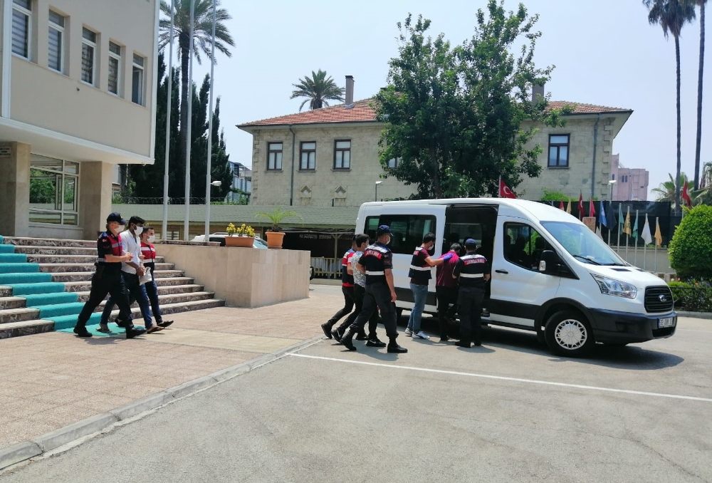 Mersin’de terör örgütünün propagandasını yapan 4 kişi yakalandı
