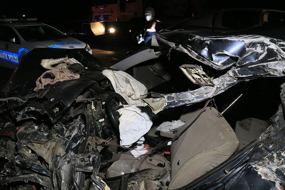 Mersin’deki feci kazada aynı aileden 5 kişi yaşamını yitirdi