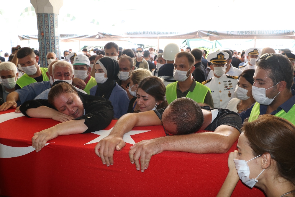 Mersinli şehit son yolculuğuna uğurlandı