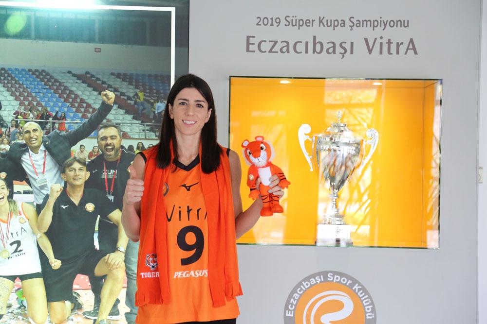 Merve Dalbeler yeniden Eczacıbaşı VitrA’da