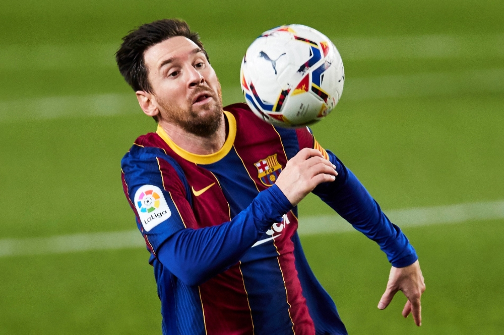 Messi girdi, Barcelona coştu