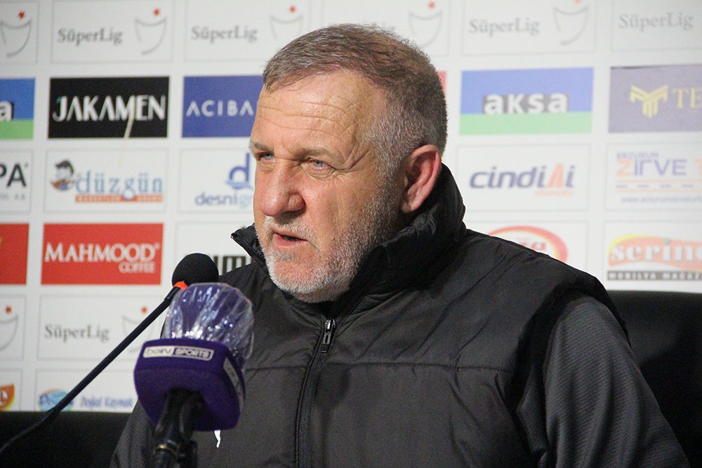 Mesut Bakkal: 