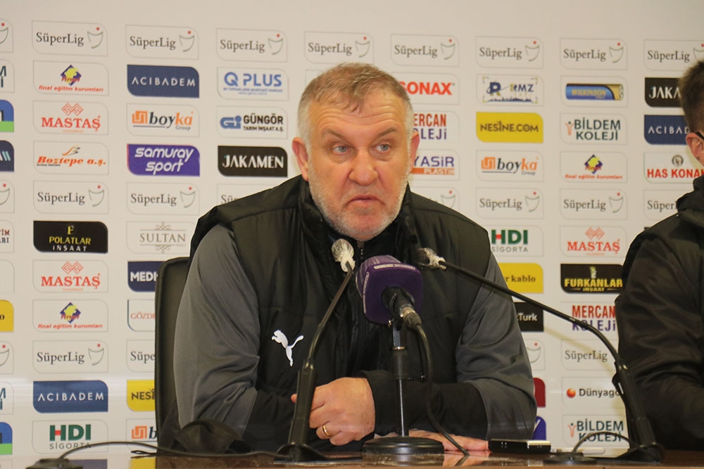 Mesut Bakkal: 