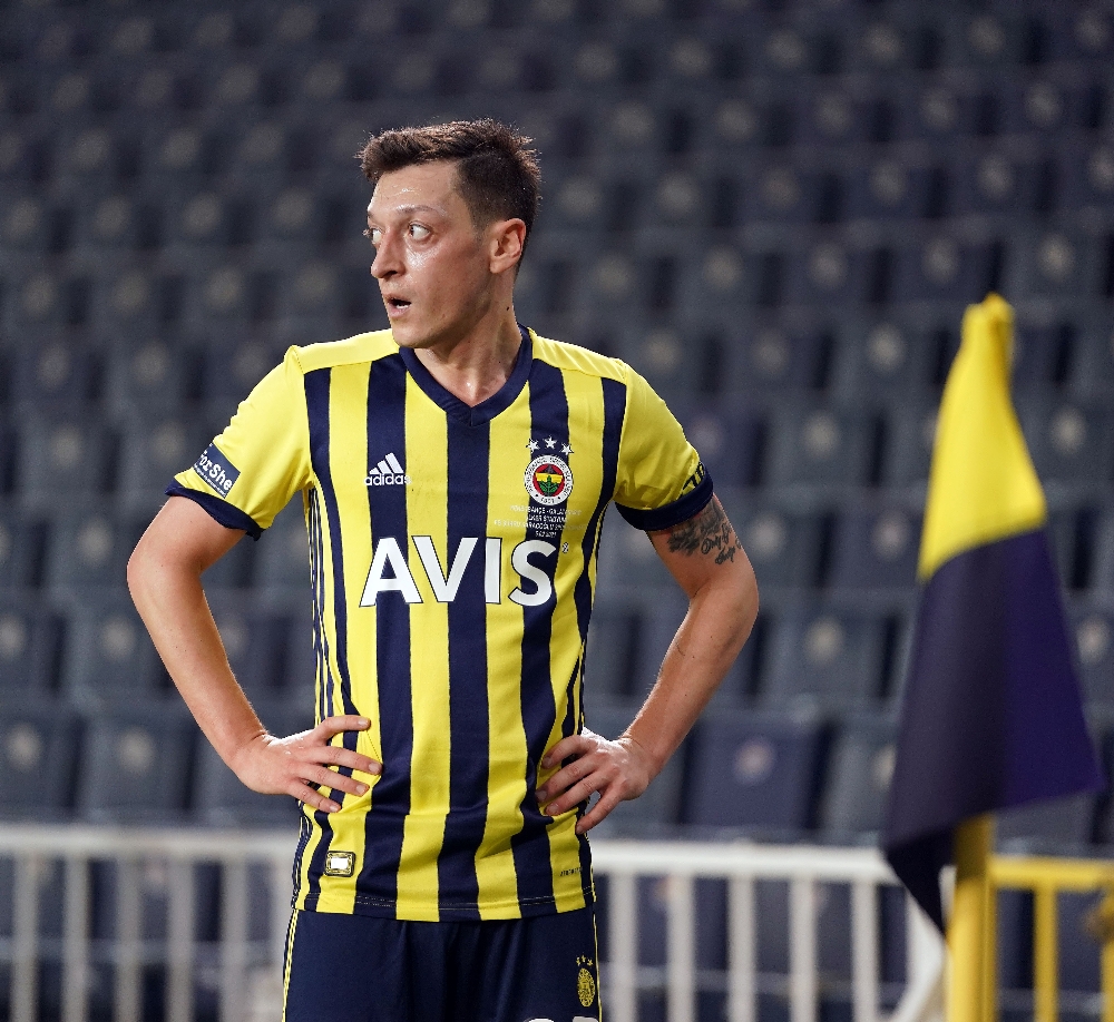 Mesut Özil: 