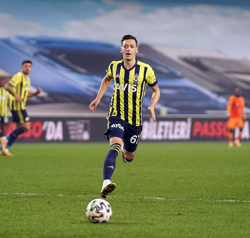 Mesut Özil’in ilk kez derbide