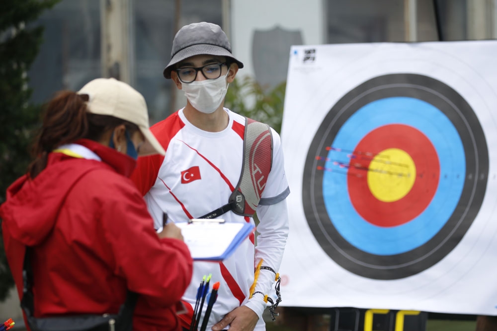 Mete Gazoz Türkiye rekoru kırdı!