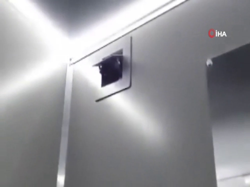 Metro İstasyonlarındaki Tuvaletlere Kamera Takıldı