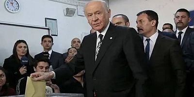 MHP Lideri Devlet Bahçeli Ankara'da oyunu kullandı! 