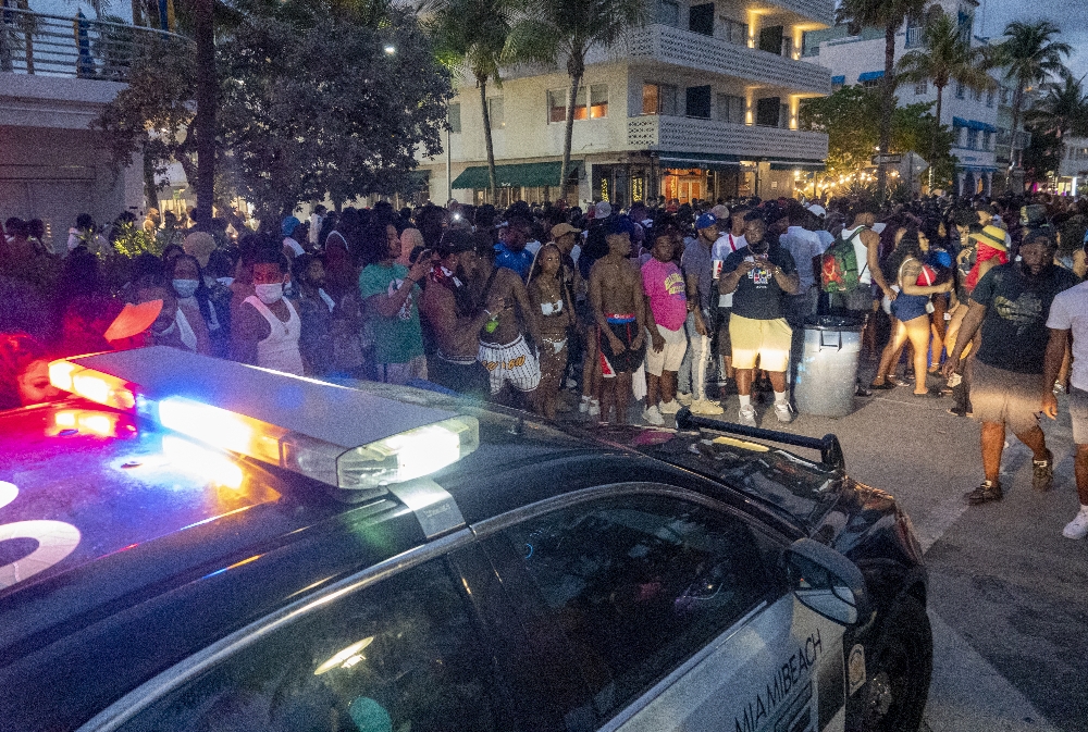 Miami Beach’te OHAL ilan edildi