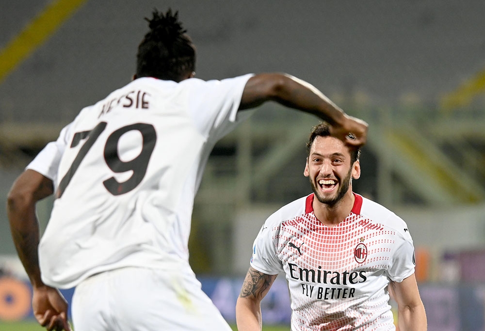 Milan’da galibiyet golü Hakan Çalhanoğlu’ndan