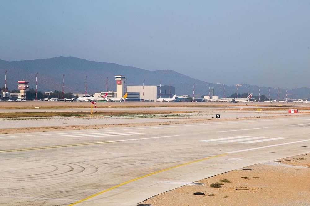 Milas-Bodrum Havalimanı’nın yenilenen pisti hizmete alındı