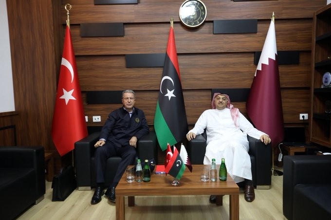 Millî Savunma Bakanı Hulusi Akar, Libya ziyaretinde Katarlı mevkidaşı ile görüştü