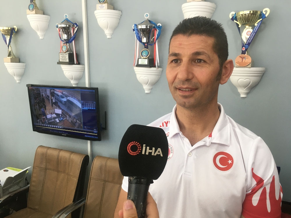 Milli antrenör salonuna sığınan kadına böyle sahip çıktı