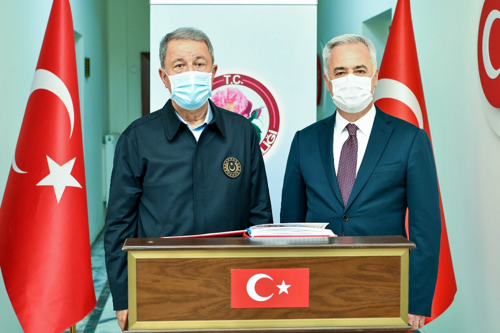 Milli Savunma Bakanı Akar, Isparta’da incelemelerde bulundu
