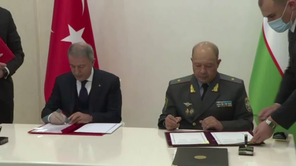 Milli Savunma Bakanı Akar, Özbekistan’da