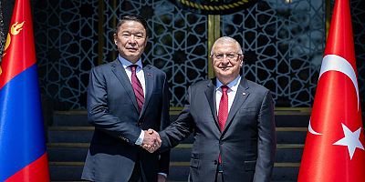 Milli Savunma Bakanı Güler, Moğolistan Savunma Bakanı Damba ile görüştü