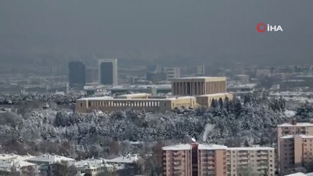 Milli Savunma Bakanlığı’ndan kar altındaki Anıtkabir paylaşımı