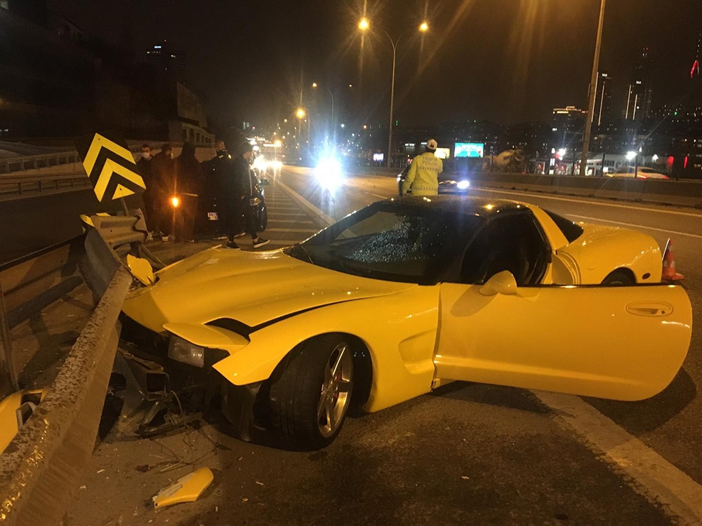 Milyonluk aracıyla kaza yapan sürücü: 