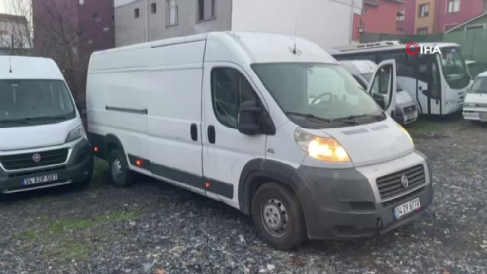Minibüsten 3 Ton Kaçak Akaryakıt Çıktı