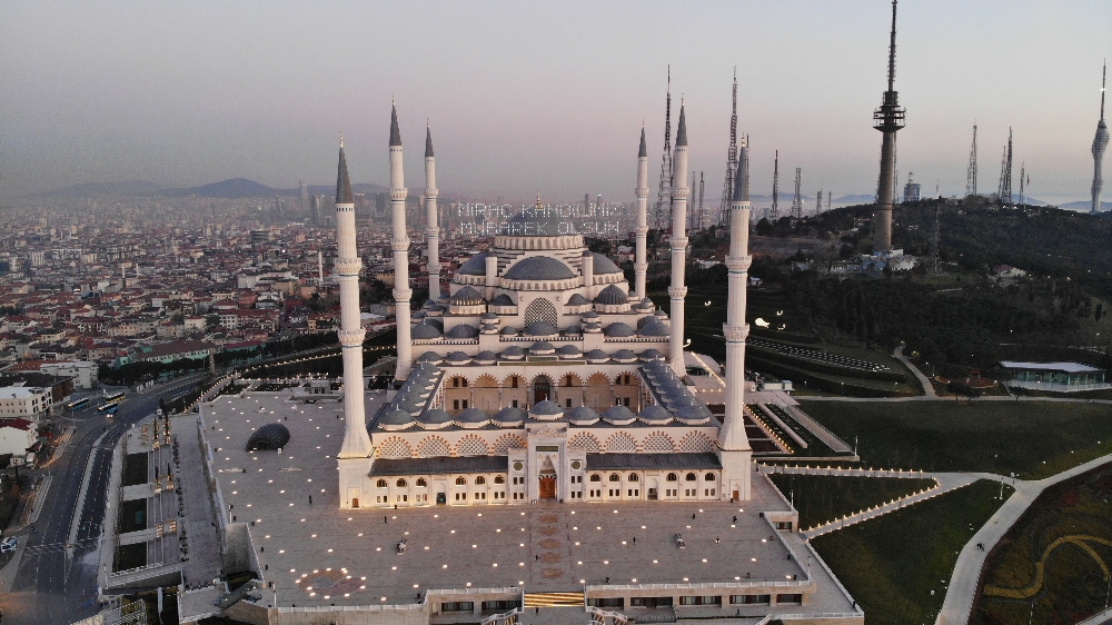 Miraç Kandili’nde Çamlıca Camii havadan görüntülendi