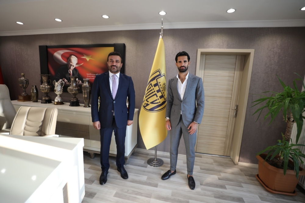 MKE Ankaragücü Alper Potuk ile anlaştı