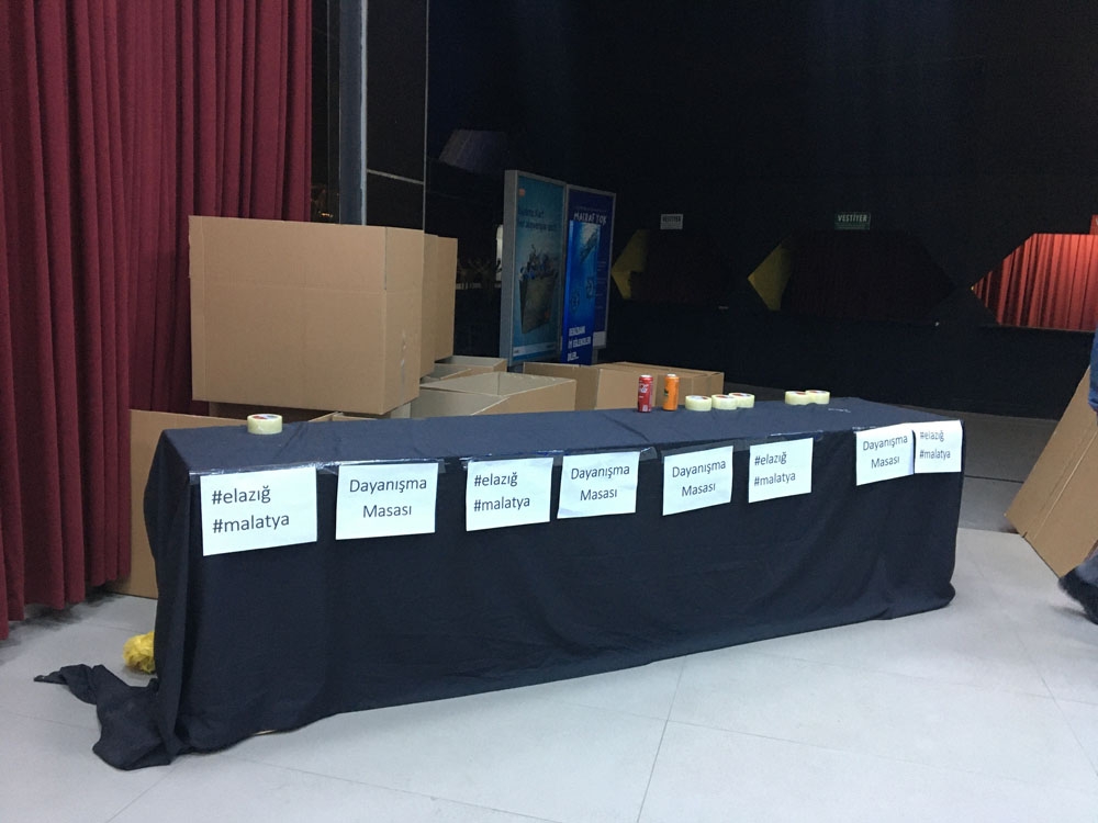 Mor ve Ötesi’nden depremzedelere anlamlı destek