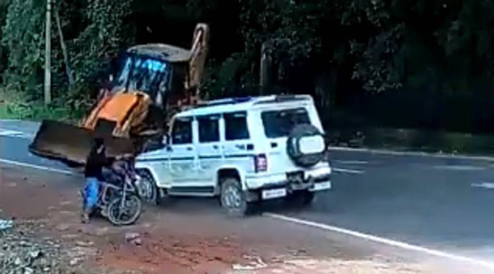 Motosikletli genç ölümden döndü: O anlar kamerada