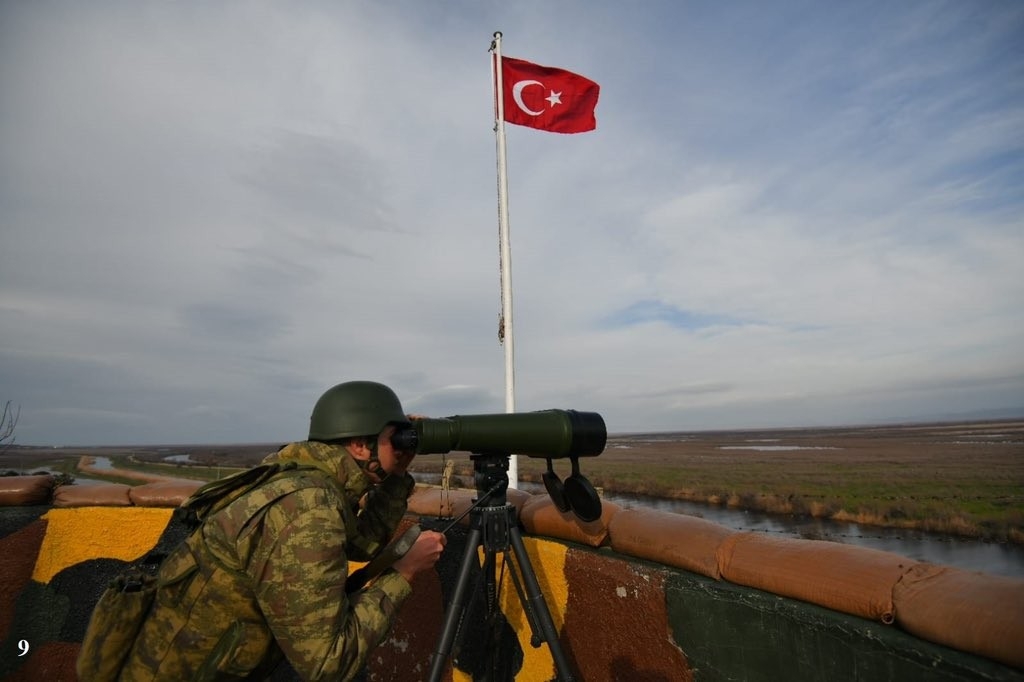 MSB: “İpsala’dan yasa dışı olarak Yunanistan’a geçmeyen çalışan 8’i FETÖ mensubu 9 kişi yakalandı”