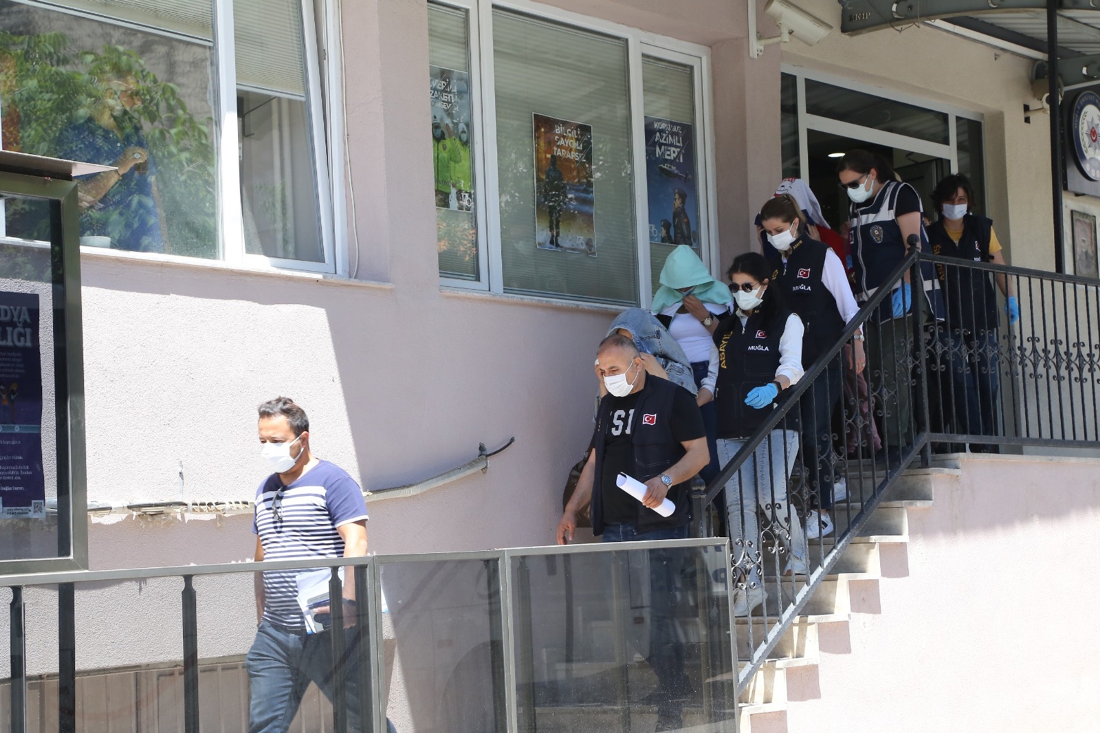Muğla merkezli 6 ilde insan ticareti operasyonu