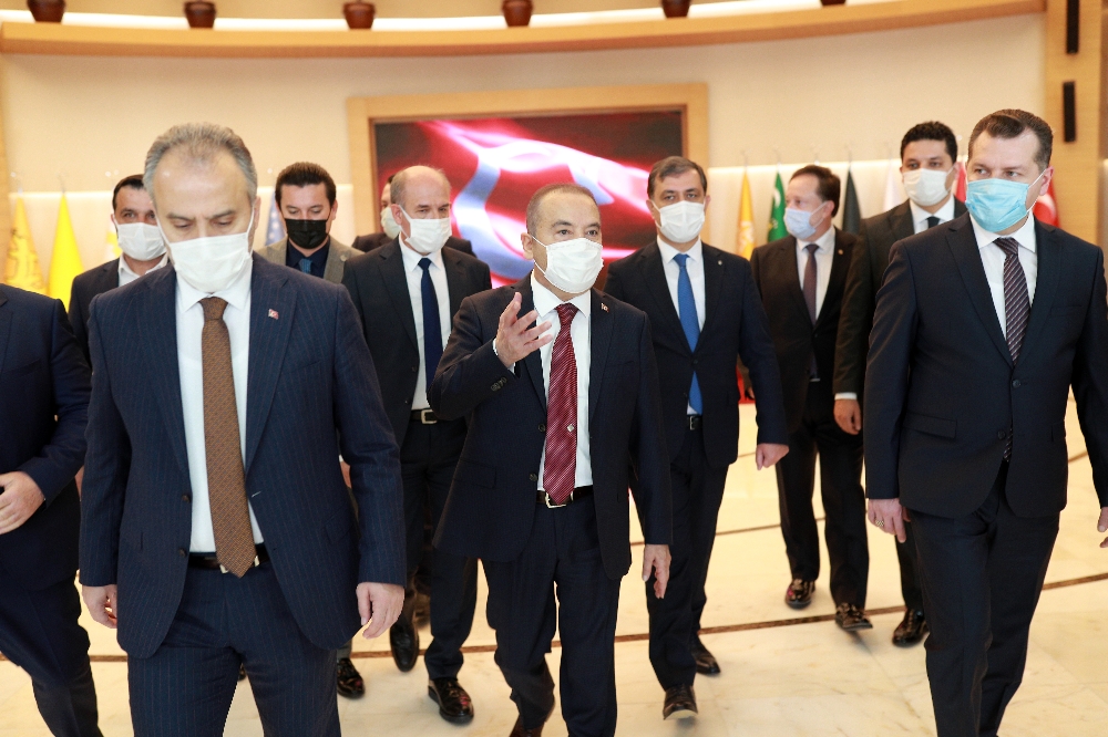 Muhittin Böcek: “ Sporun siyaseti olmaz”