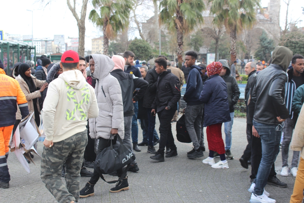 Mülteciler sınıra gitmeye devam ediyor