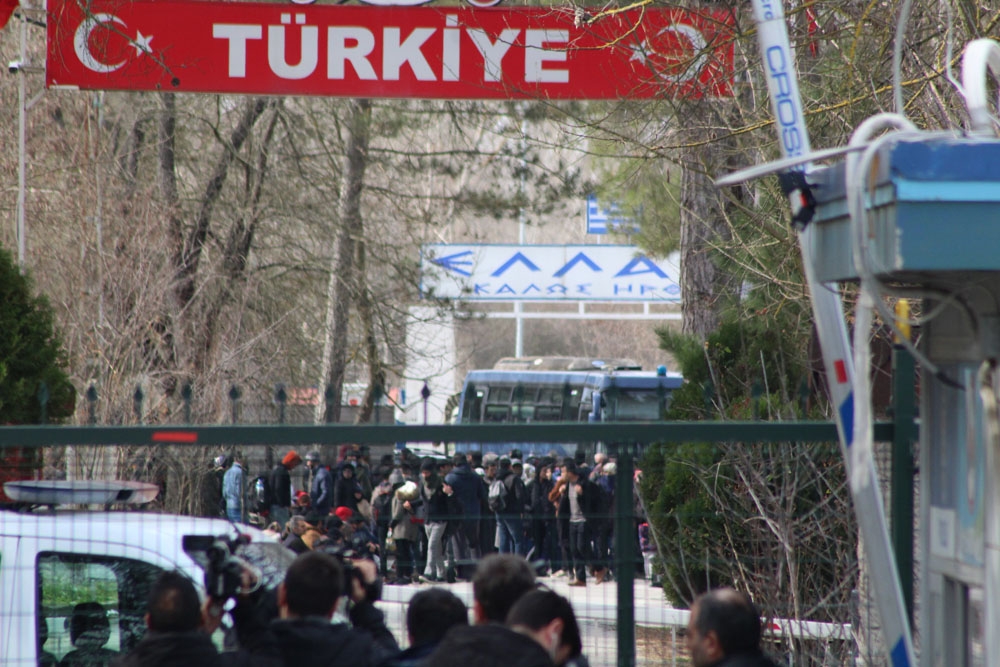 Mülteciler tampon bölgede