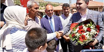 Murat Kurum, Adıyaman'da vatandaşlarla bir arada..