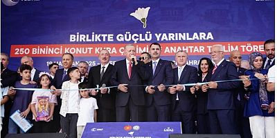 Murat Kurum: Yuvasına kavuşmayan tek bir depremzede bırakmayacağız