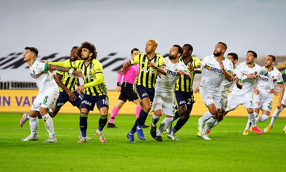 Müsabakanın ilk yarısı sarı-lacivertlilerin 1-0’lık üstünlüğüyle tamamlandı