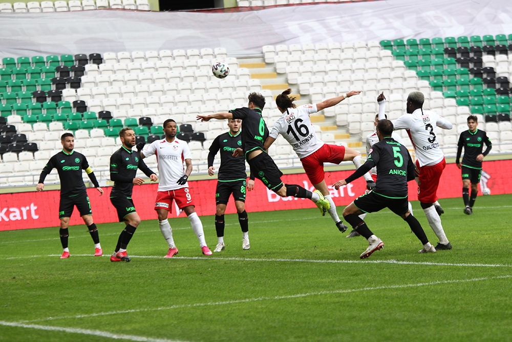 Müsabakayı 2-1 kazanan Konyaspor adını çeyrek finale yazdırdı
