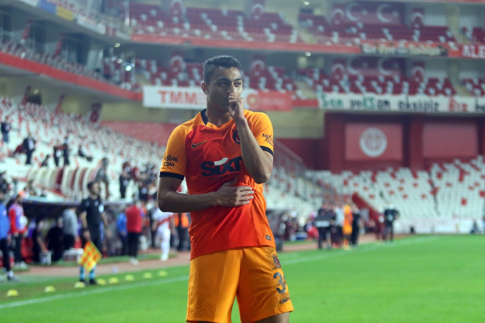 Mustafa Muhammed sabah geldi, akşam takımı kurtardı