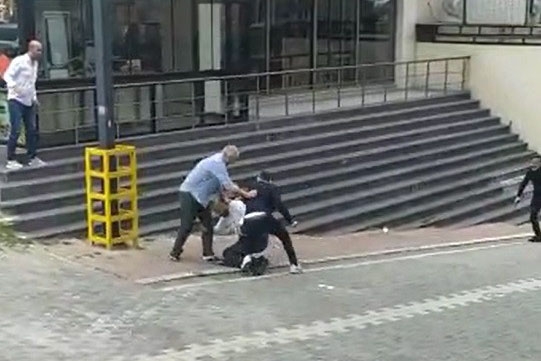 Müşteriden taksiciye meydan dayağı