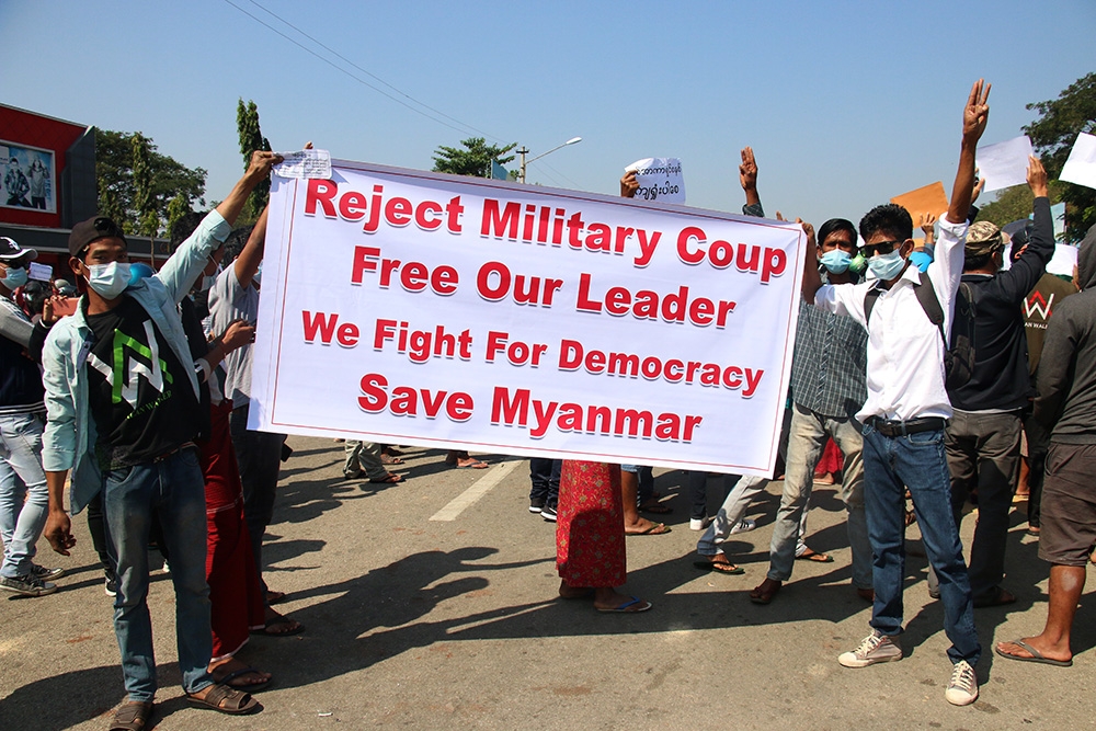Myanmar’da askeri darbe karşıtı protestolarda 27 kişiye gözaltı