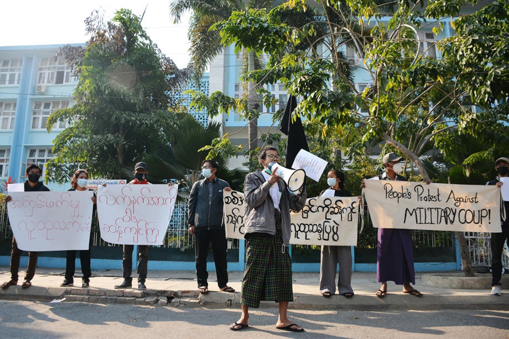 Myanmar’ın en büyük ikinci kentinde darbe karşıtı protesto